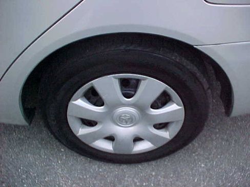 Used 2002 Toyota Camry LE w/ Pkg 2 FWD image 5