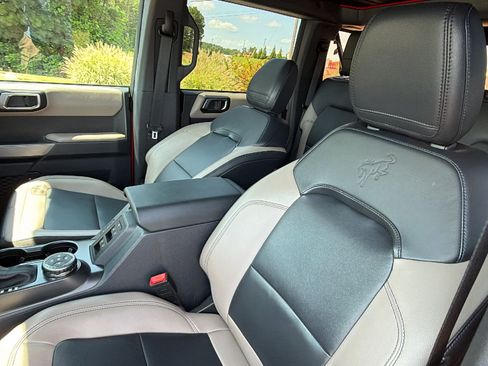 Used 2023 Ford Bronco Wildtrak AWD/4WD image 17