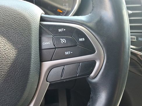 Used 2021 Jeep Grand Cherokee Laredo X AWD/4WD image 21