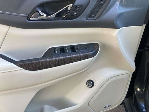 Used 2023 GMC Acadia Denali w/ Trailering Package image 12