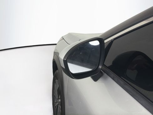 Used 2023 Nissan Rogue SV AWD/4WD image 16