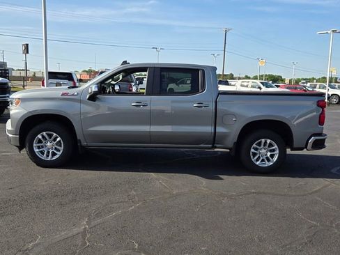 Used 2023 Chevrolet Silverado 1500 LT AWD/4WD image 6