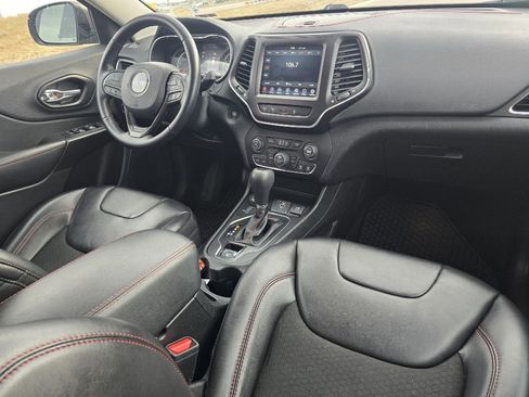 Used 2021 Jeep Cherokee Trailhawk w/ Technology Group image 28