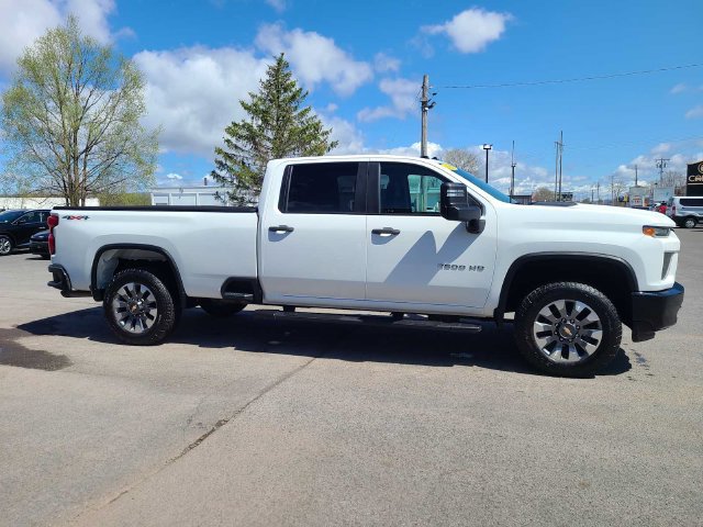 Used 2022 Chevrolet Silverado 2500 Custom w/ Custom Convenience Package AWD/4WD image 6