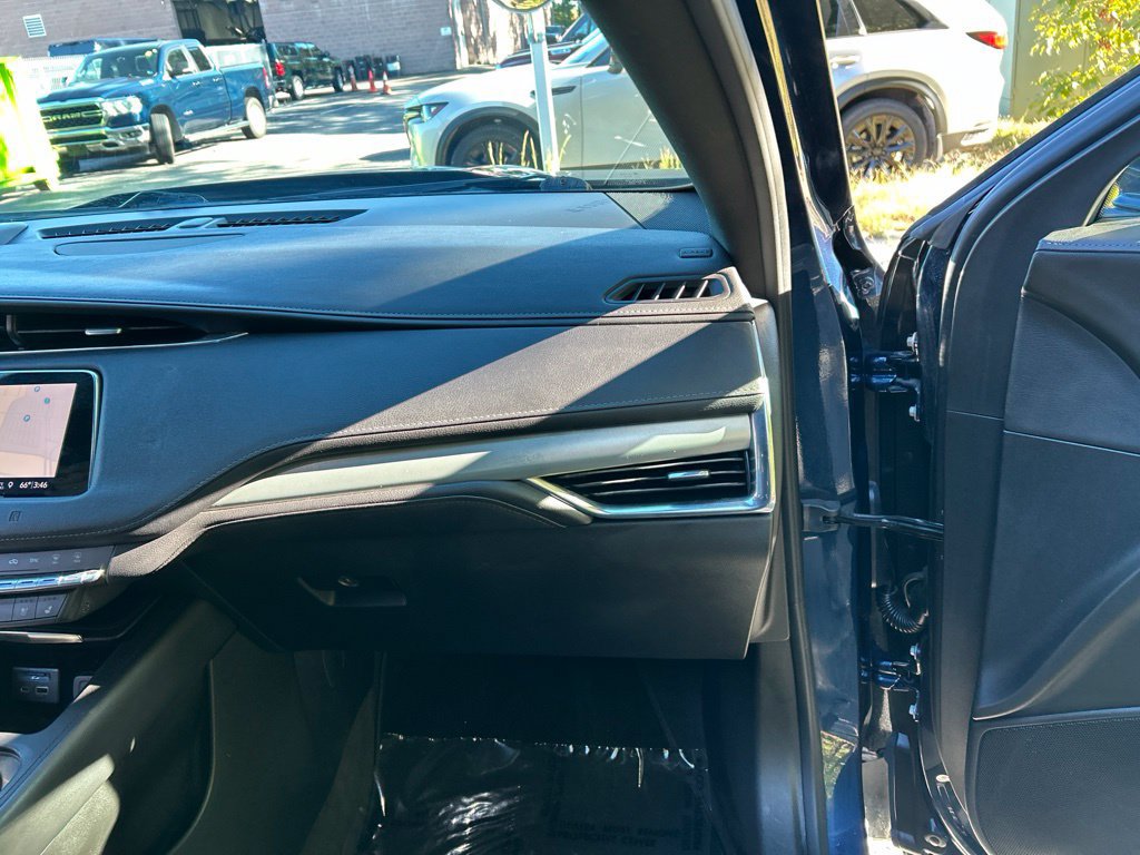 Used 2019 Cadillac XT4 Premium Luxury FWD image 39