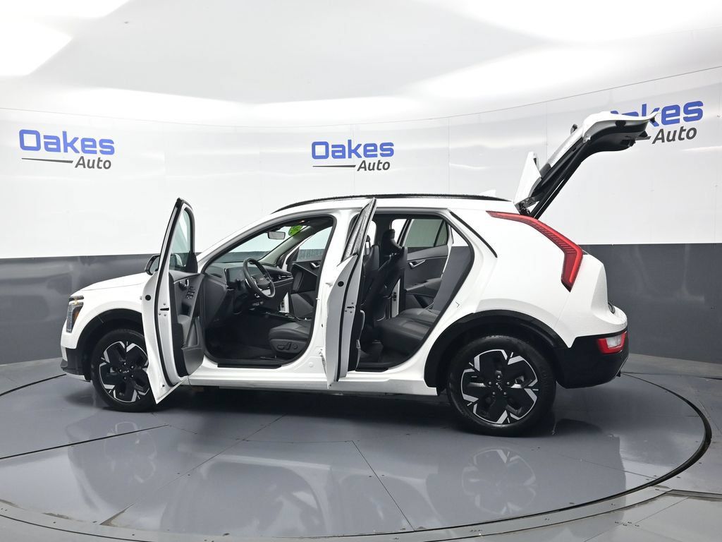 Certified 2024 Kia Niro Wind w/ Wind Preserve Package FWD image 56