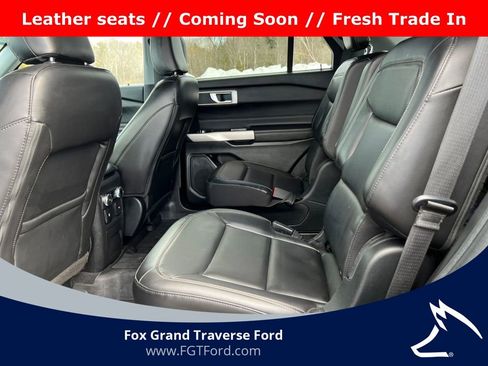 Certified 2022 Ford Explorer XLT w/ Equipment Group 202A image 4