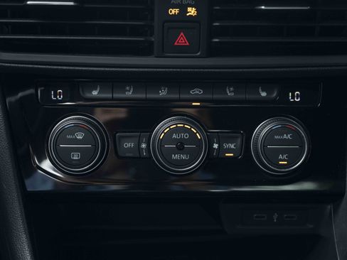 Used 2022 Volkswagen Jetta GLI Autobahn FWD image 33