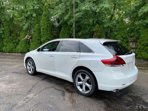 Used 2013 Toyota Venza Limited AWD/4WD image 3