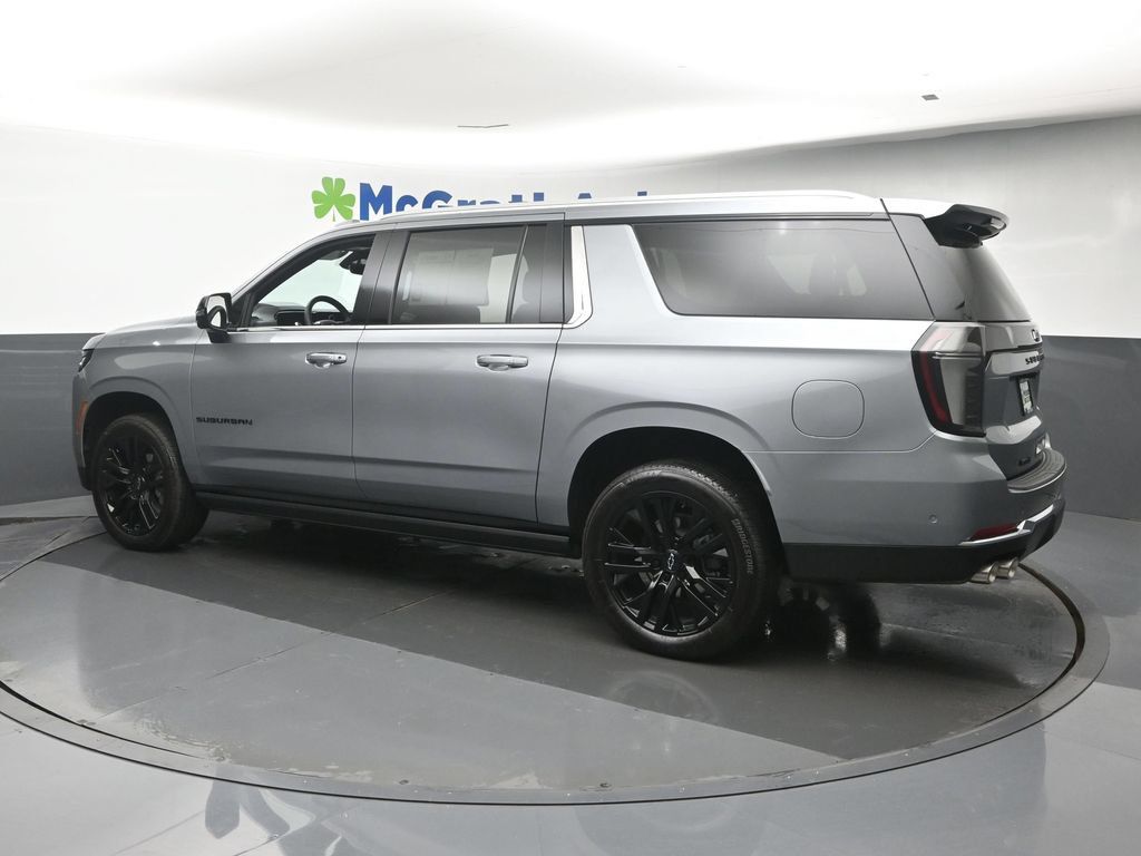 Used 2025 Chevrolet Suburban Premier AWD/4WD image 25