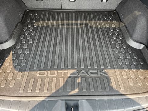 Used 2025 Subaru Outback Premium AWD/4WD image 10