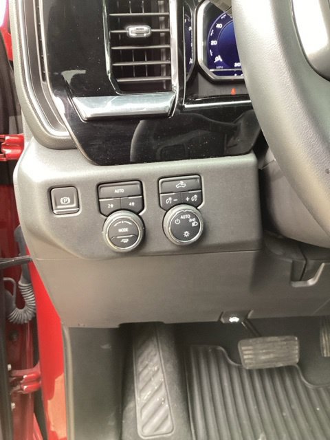Used 2023 Chevrolet Silverado 1500 LT AWD/4WD image 11
