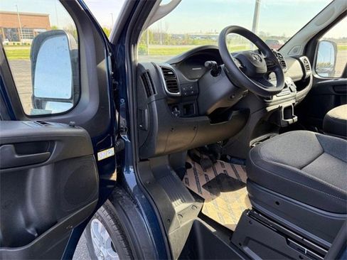 New 2025 RAM ProMaster 2500 w/ Quick Order Package 22G SLT image 17