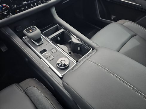New 2026 Nissan Pathfinder SL AWD/4WD image 17