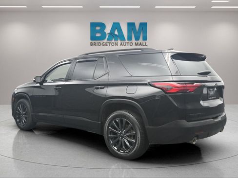 Used 2023 Chevrolet Traverse RS image 4