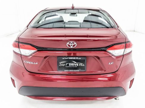Used 2022 Toyota Corolla LE image 7