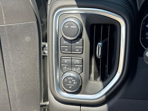 Used 2021 GMC Sierra 1500 SLT w/ SLT Premium Plus Package AWD/4WD image 19