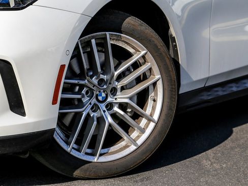 Used 2025 BMW 530i xDrive w/ Premium Package image 9