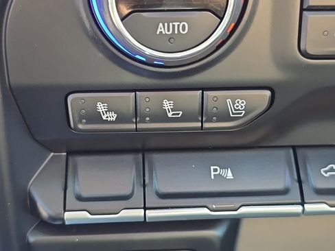 Used 2022 Chevrolet Silverado 2500 High Country w/ Z71 Off-Road Package image 9