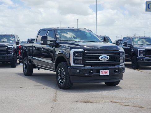 New 2026 Ford F250 Platinum w/ FX4 Off-Road Package AWD/4WD image 2