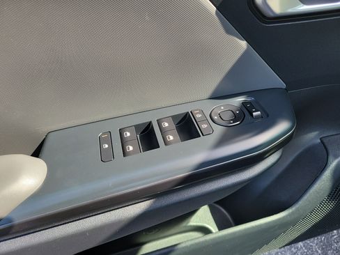 Used 2025 Kia K4 FWD image 12