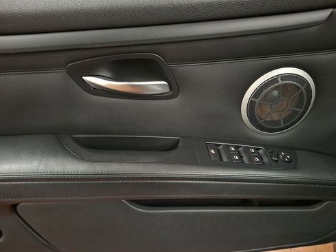 Used 2011 BMW M3 Convertible image 11