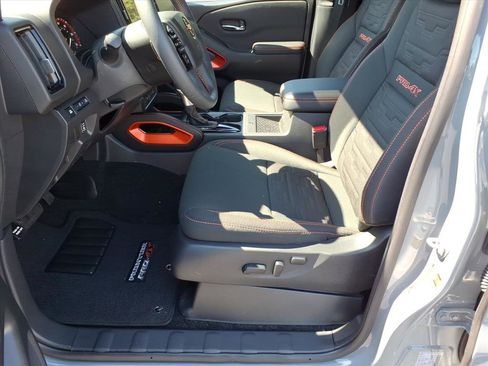 Certified 2025 Nissan Frontier PRO-4X w/ Pro Convenience Package AWD/4WD image 11