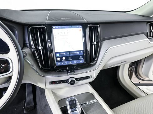 Certified 2024 Volvo XC60 B5 Ultimate w/ Climate Package AWD/4WD image 15
