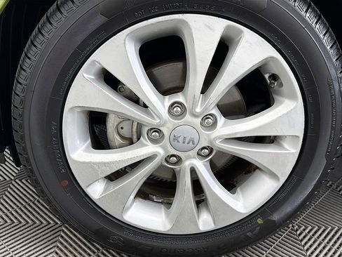 Used 2015 Kia Soul + image 27