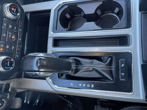 Used 2019 Ford F150 Lariat w/ Equipment Group 502A Luxury AWD/4WD image 22