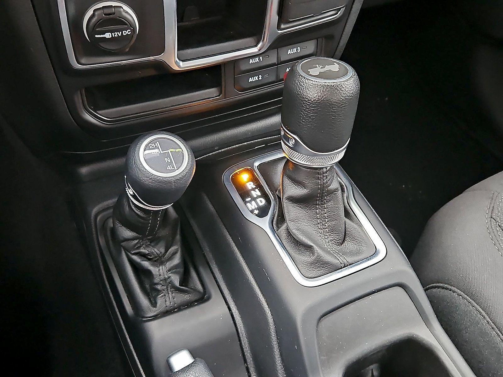 Used 2023 Jeep Wrangler Unlimited Sport AWD/4WD image 12