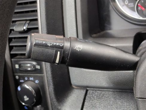 Used 2013 RAM 1500 Express image 27