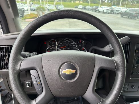 Used 2017 Chevrolet Express 3500 LT w/ LT Preferred Equipment Group image 14