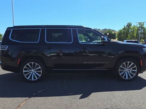 Used 2022 Jeep Grand Wagoneer Series II AWD/4WD image 9