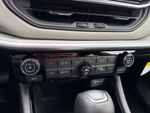 New 2026 Jeep Compass Limited image 20