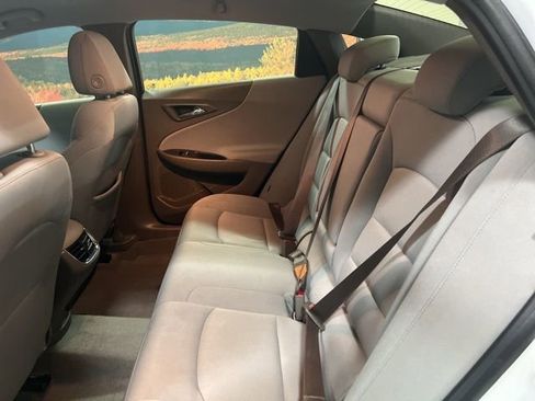 Used 2024 Chevrolet Malibu LT image 42