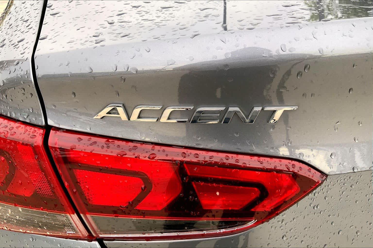 Used 2020 Hyundai Accent SE FWD image 32