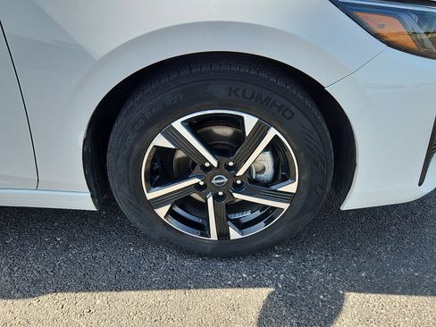 Used 2024 Nissan Sentra SV FWD image 7