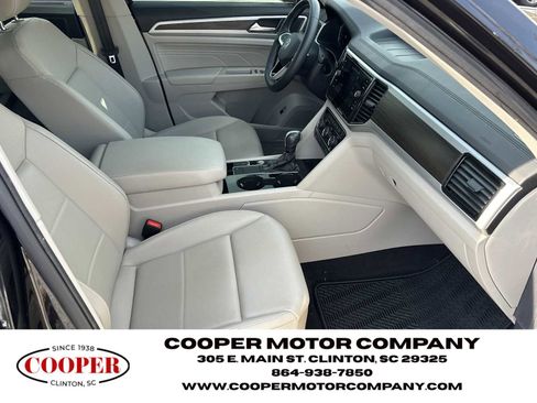 Used 2023 Volkswagen Atlas SE w/ Panoramic Sunroof Package image 13