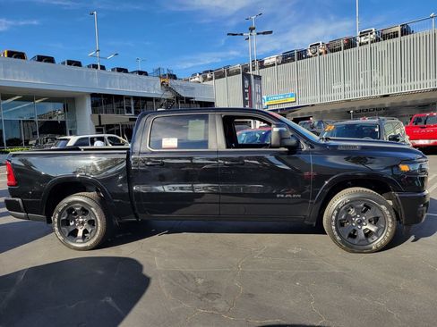 Used 2025 RAM 1500 Big Horn AWD/4WD image 29