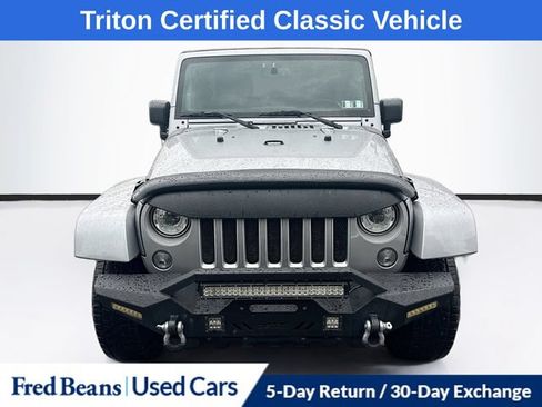 Used 2018 Jeep Wrangler Unlimited Sahara AWD/4WD image 2