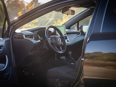 Used 2022 Toyota Corolla SE image 17