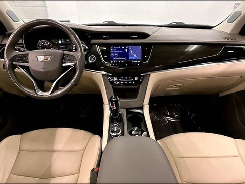Used 2020 Cadillac XT6 Premium Luxury AWD/4WD image 17
