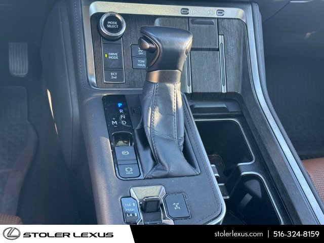 Used 2024 Lexus GX 550 w/ Accessory Package (2T) AWD/4WD image 36