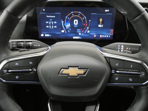 Used 2025 Chevrolet Equinox LT image 13