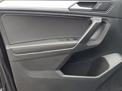 Used 2024 Volkswagen Tiguan S image 9