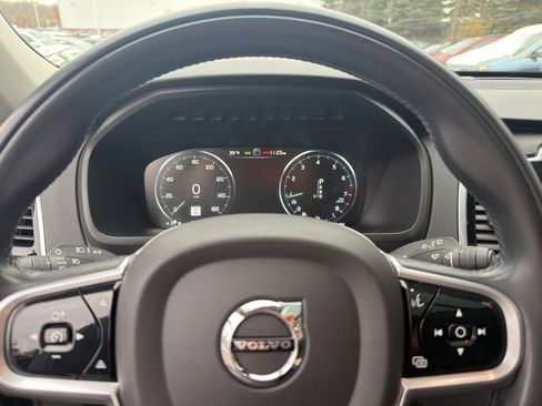 Used 2022 Volvo XC90 T6 Momentum w/ Advanced Package image 20