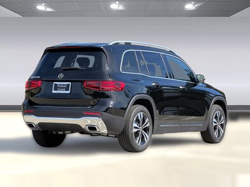 New 2025 Mercedes-Benz GLB 250 image 9