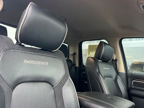 Used 2019 RAM 1500 Laramie AWD/4WD image 17