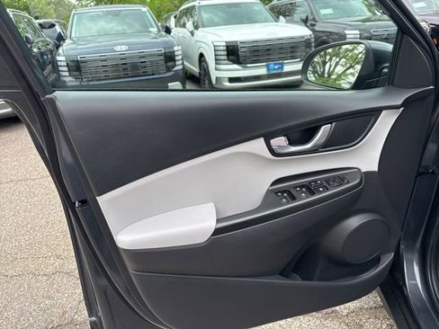 Certified 2023 Hyundai Kona SEL w/ Convenience Package AWD/4WD image 29